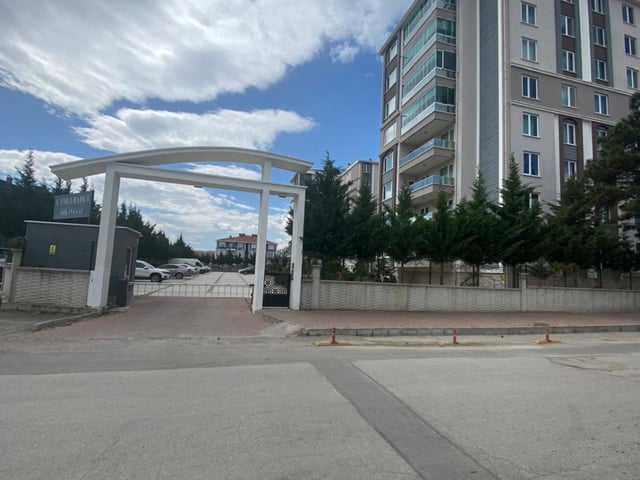*ÇAMLIBAHÇE SİTESİ EŞSİZ MANZARALI FERAH YAŞAM SUNAN SATILIK 3+1 LÜKS DAİRE*