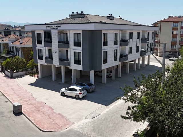 RE/MAX MAVI'DEN ERENLER BELEDIYE YAKINI 3+1 130 M² KIRALIK DAIRE