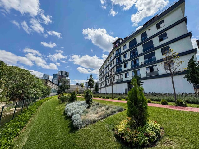 BAĞDAT CD 2.BİNA PEYZAJ CEPHE K.OTOPARKLI ANKASTRELİ 1.KAT 60 M²
