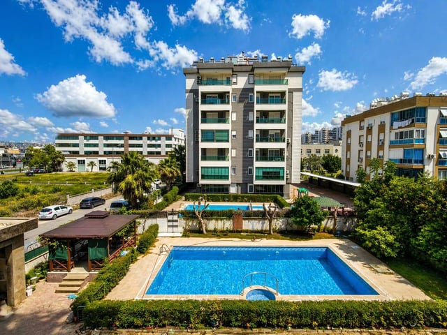 YENİGÜNDE 2+1  HAVUZLU AYRI MUTFAKLI ARA KAT DAİRE