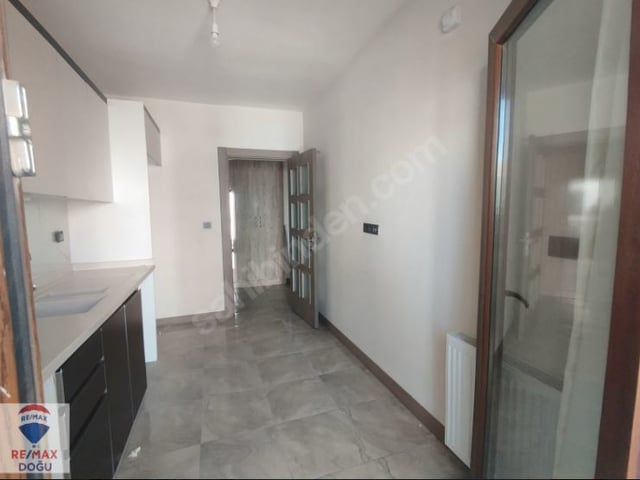 RE/MAX DOĞU'DAN GÜNEYKENT TOKİLER'DE ARAKAT 2+1 SATILIK DAİRE