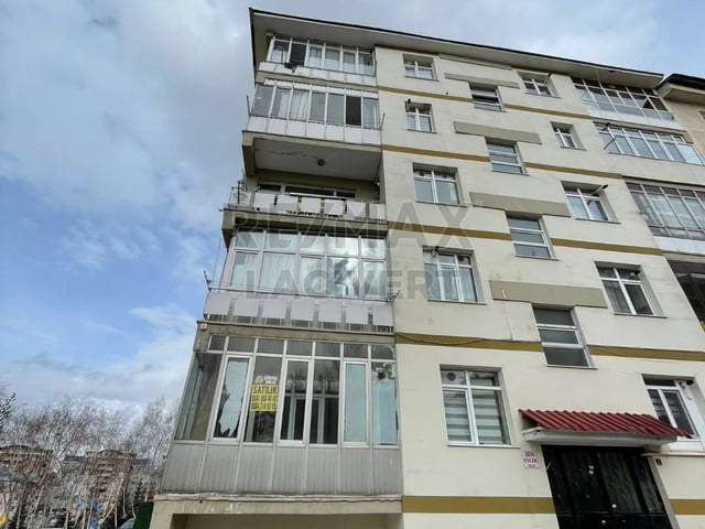RE/MAX LACİVERT'TEN KÖŞK MAHALLESİ'NDE SATILIK 2+1 DAİRE
