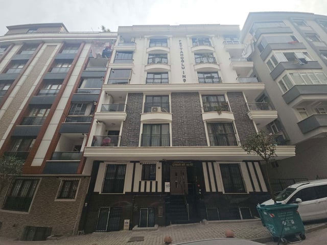 REMAX PRO2 EMRE’DEN METROBUSE YÜRÜME MESAFESİNDE GENÇ BİNADA DUBLEKS
