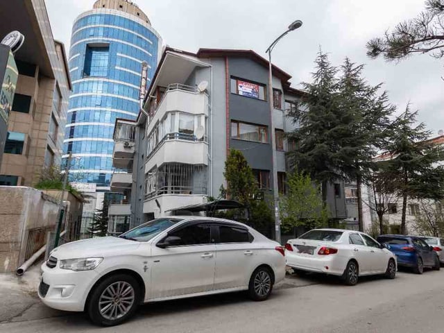EHLİBEYT MAHALLESİ'NDE BOŞ SATILIK 3+1 DAİRE