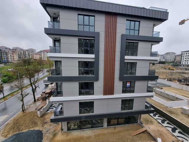 REMAX GELİŞİM'DEN KISA KATLI SİTEDE PRESTİJLİ YAŞAM ALANI 2+1 DAİRE