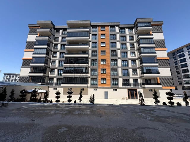 RE/MAX LACİVERT'TEN KOMBİNA'DA SATILIK 3+1 DAİRE