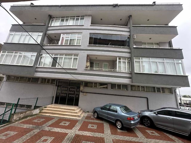 BÜYÜKÇEKMECE TEPECİKTE KULLANIŞLI DUBLEKS DAİRE