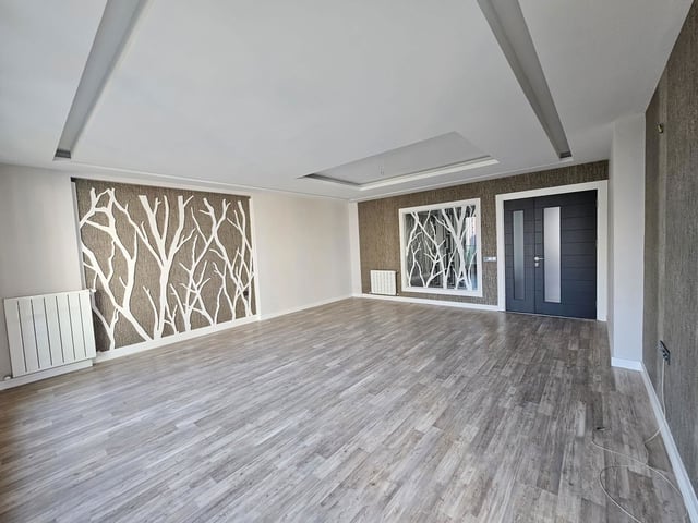 REMAX RİNA'DAN MEZİTLİDE HAVUZLU SİTE İÇERİSİNDE EŞSİZ 4+1 DAİRE