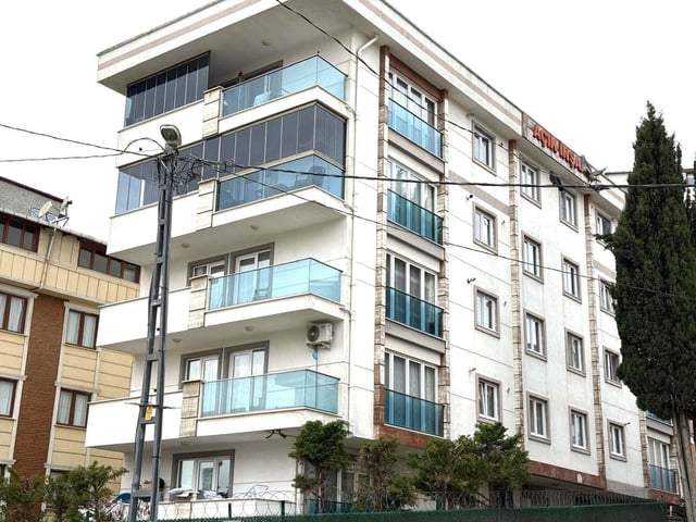KARTAL CUMHURİYET MAHALLESİ E-5 VE METROYA YAKIN GENİŞ 3+1 DAİRE