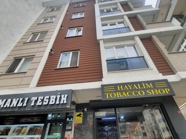 AVCILAR MERKEZ MAHALLESİ NAMIK KEMAL CADDESİNDE  2+1 SATILIK BAHÇE KATI DAİRE