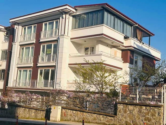 BAŞİSKELENİN KALBİ BARBAROS MAHALLESİNDE 3+1 ARAKAT DAİRE