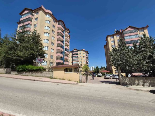 1313221715 REMAX DOĞUDAN CUMHURİYET MAH.SATILIK 4+1