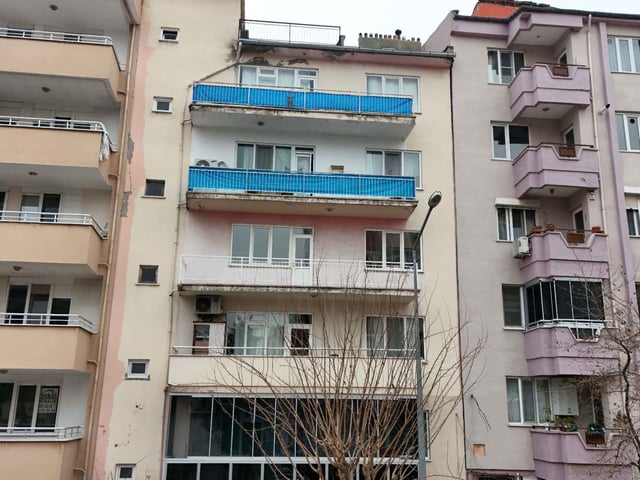 REMAX MİD'DEN BAHÇELİEVLER MAHALLESİNDE 2+1 ARA KAT KİRALIK DAİRE