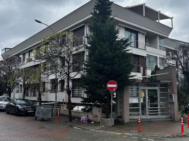 KÜÇÜKYALI SAHIL BANDINDA KIRALIK DUBLEKS