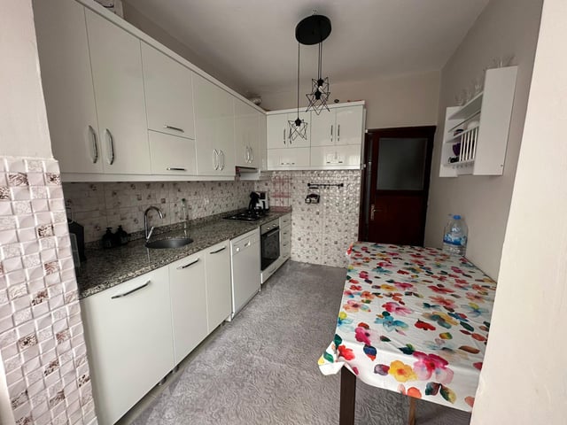 SİDE MAHALLESİNDE DENİZE 600 M KİRALIK EŞYALI 2+1 DAİRE