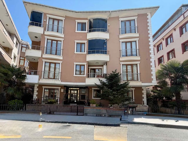 ÜMRANIYE ATATÜRK MAH.BELEDIYEYE KOMŞU BALKONLU 3+1 SATILIK DAIRE