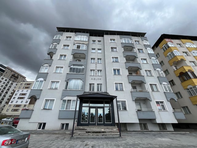 REMAX ARTIS'DEN TERMINAL CADDESINDE SATILIK EŞYALI 2+1 DAIRE