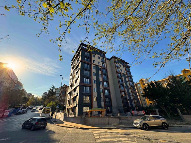 BAHÇEŞEHİR ESENKENT'TE SIFIR BİNADA 3+1 SATILIK DAİRE