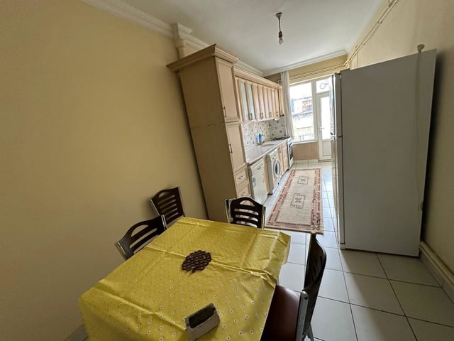 SELÇUKLU ZAFER'DE 2+1 EŞYALI KIRALIK DAIRE MERKEZI KONUM