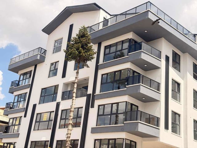 BALLIBABA SOKAK’TA SATILIK SIFIR 1+1 DAİRE