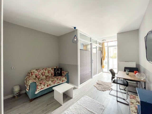 ESENYURT METROBÜSE YAKIN YAŞAR SUİTES SATILIK EŞYALI 1+0 DAİRE