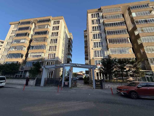 REMAX LAVANDA DAN HÜRRİYET MAHALLESİNDE SATILIK 3+1 DAİRE