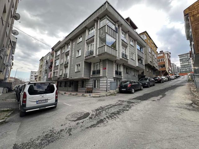 KÜÇÜKÇEKMECE SEFAKÖY İNÖNÜ MAH SATILIK 3+1 BÜYÜK DAİRE 120M2