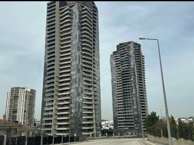 İNCEK İCON YÜKSEK KAT, IÇI YAPILI, GENIŞ BALKONLU 4+1 TAPULU