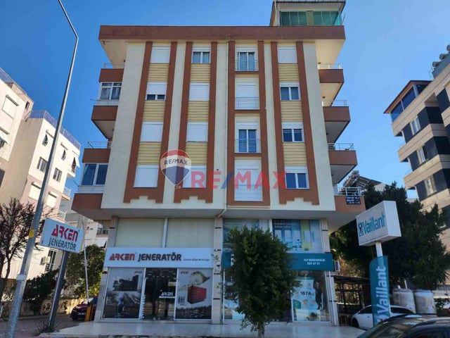 KONYAALTI AKKUYU MAH. ÜNİVERSİTEYE YAKIN ARAKAT 2+1 KİRALIK DAİR