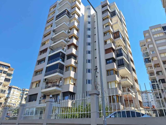 DENİZE SIFIR DENİZ VE PARK MANZARALI DOGAL GAZLI KİRALIK 3+1