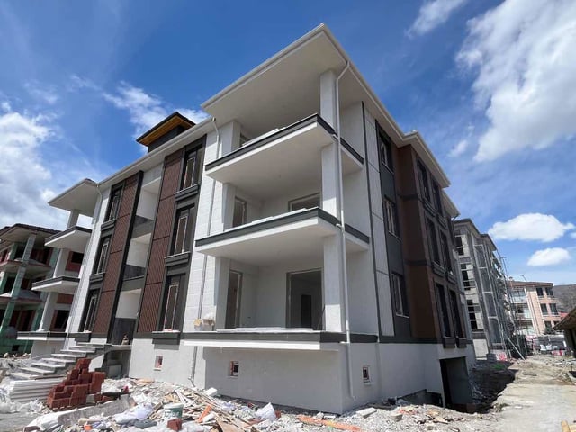 REMAX DEM'DEN DEMİRKENTTE 199 M2 GENİŞ 4,5+1 AYRICALIKLI YAŞAM