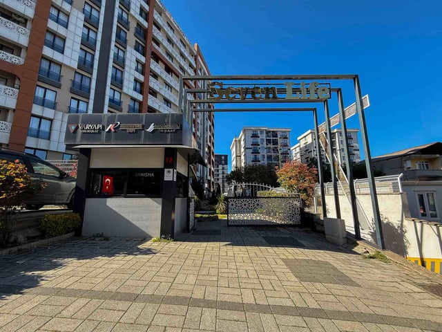 PENDİK YAKACIK’TA CADDE ÜZERİ SEVEN LİFE SİTESİ 2+1 100 M² DAİRE