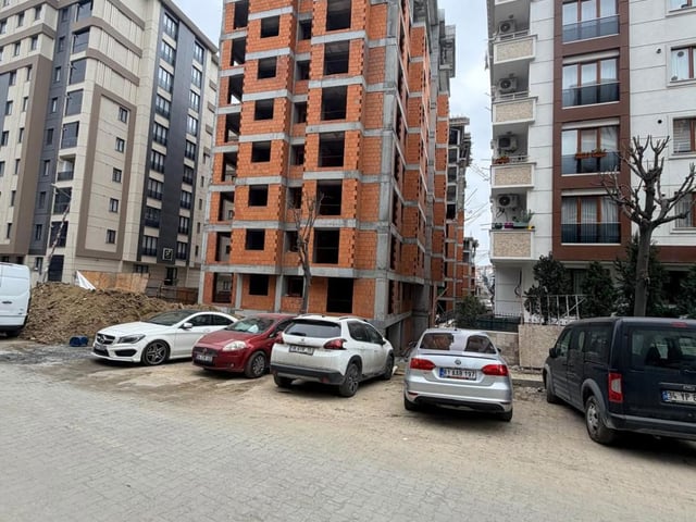 BAHÇELIEVLER ŞIRINEVLER MAHALLESINDE SATILIK 2+1 DAIRELER