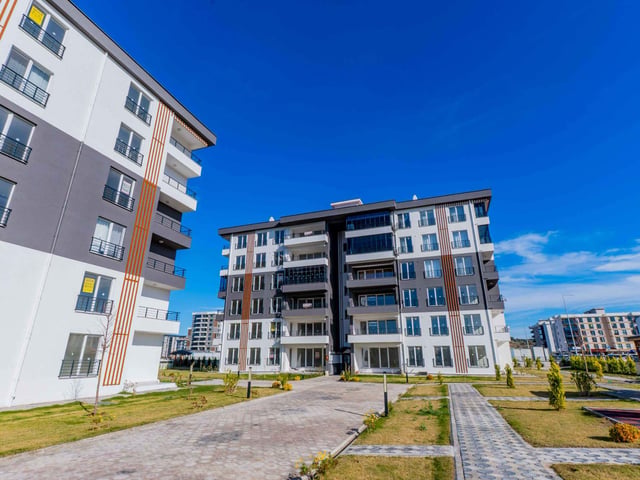 ÇANAKKALE MERKEZ KARACAÖREN MAH. SATILIK YENI BINA 3+1  DAIRE