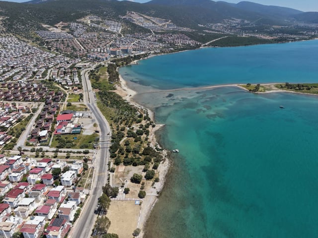 AKBÜK'TE DENIZE YAKIN EŞYALI, MASRAFSIZ, KAÇIRILMAYACAK KELEPIR 2+1 DAIRE