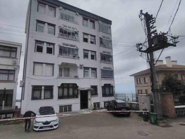 RE/MAX NADİR'DEN | KALE MAHALLESİ'NDE DENİZ MANZARALI 3+1 SATILIK FIRSAT DAİRE!