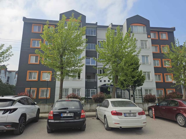 RE/MAX DREAM'DEN BARIŞKENT'TE SATILIK ARA KAT 3+1 DAIRE