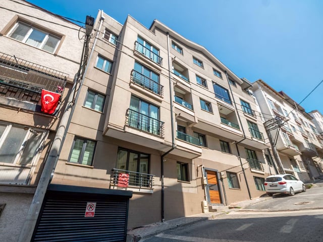 REMAX ADVANTAGEDEN MOLLAARAPTA OKULUN KARŞISINDA SATILIK 3+1 DAİRE