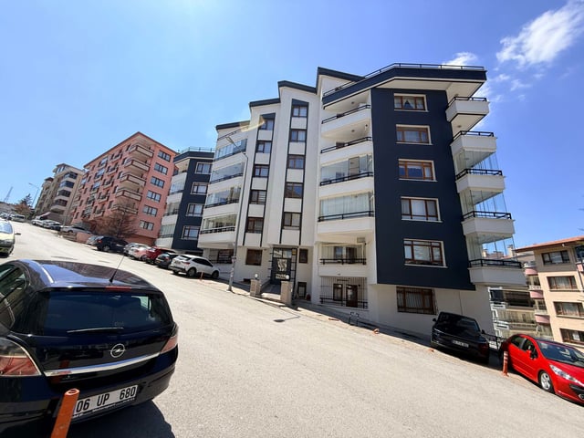 DİKMEN AKPINAR 850 CADDEDE ASANSÖRLÜ SATILIK 3+1 DAİRE
