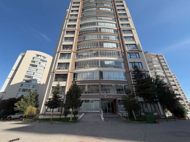 ZİRVE PARK KONUTLARINDA ARAKAT BAKIMLI 3+1 KİRALIK DAİRE