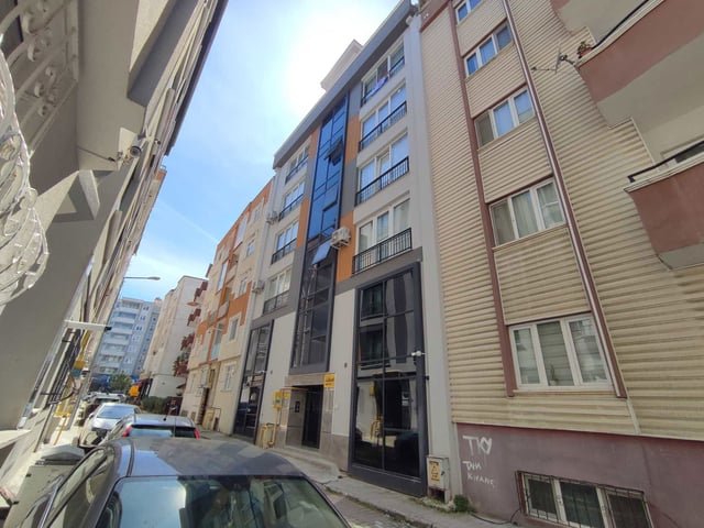 REMAX KUZEY’DEN SAHİLE 80 METRE MESAFEDE EŞYALI SATILIK 2+1 DAİRE