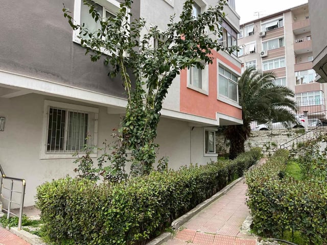 YENİBOSNA RADAR ÖZDURU SİTESİ SATILIK YATIRIMLIK 2+1 DAİRE