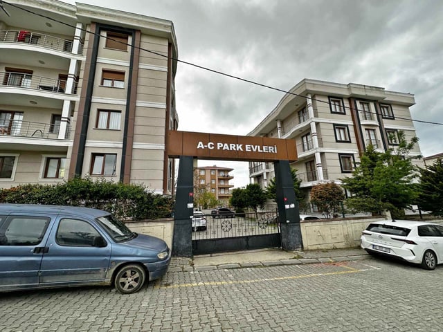 REMAX POLEN'DEN CELALİYE AC PARK EVLERİNDE  2+1 GENİŞ DAİRE!