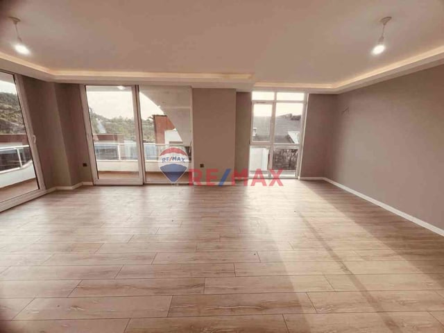 KOCAELI İZMIT SATILIK ÇATI DUBLEKSI DAIRE JASMIN COUNTRY SITESI