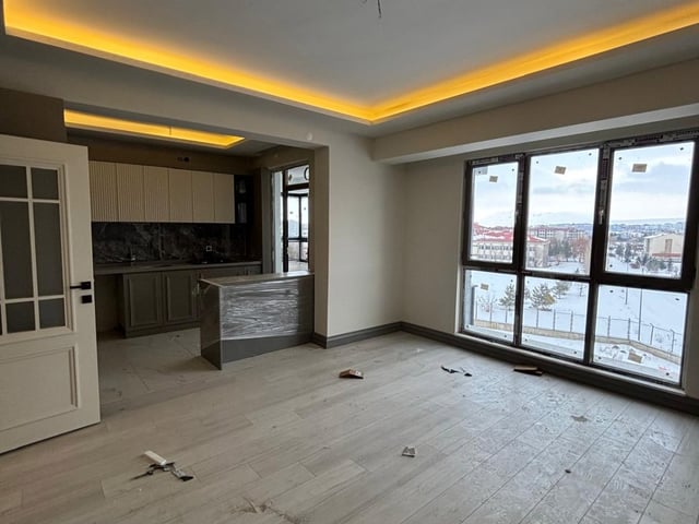 REMAX ARTIS'DEN MASAL SUIT'TE SATILIK 2+1 DAIRE