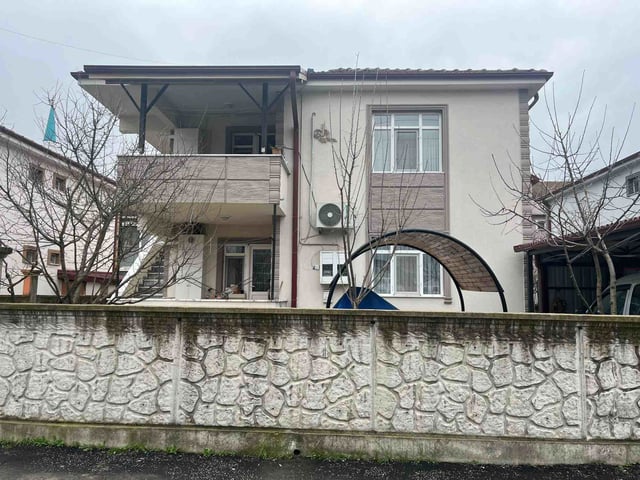 RE/MAX AY'DAN AKYAZI CUMHURİYET MAHALLESİNDE MÜSTAKİL  KİRALIK 3+1 DAİRE