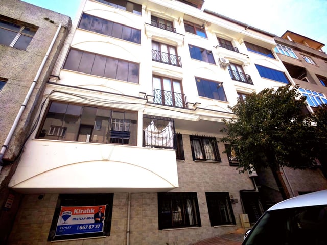 GAZIOSMANPAŞA'DA BAHÇE KULLANIMLI 2+1 KIRALIK DAIRE