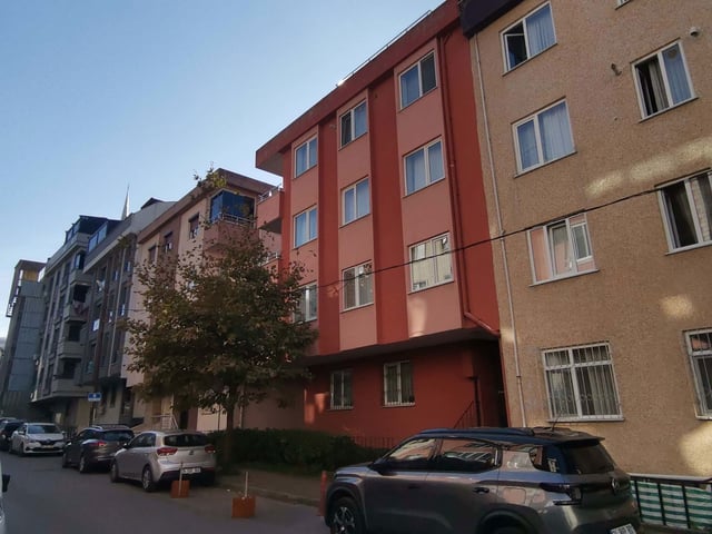 ERDAL ÖZBEK'TEN ÇEKMEKÖY ÇAMLIK MAHALLESI'NDE 3+1 DAIRE