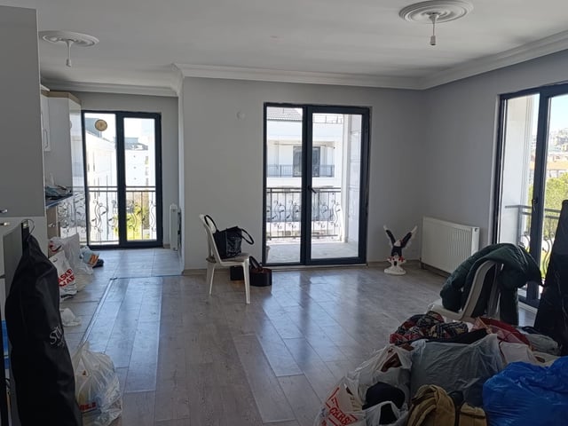 BÜYÜKÇEKMECE SAHİL HATTINDA TERASLI 3+1 SATILIK DAİRE