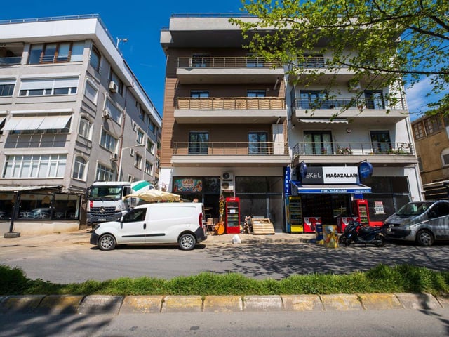 DENIZ MANZARALI SAHILE SIFIR YALI MAHALLESINDE 3+2 SATILIK DAİRE